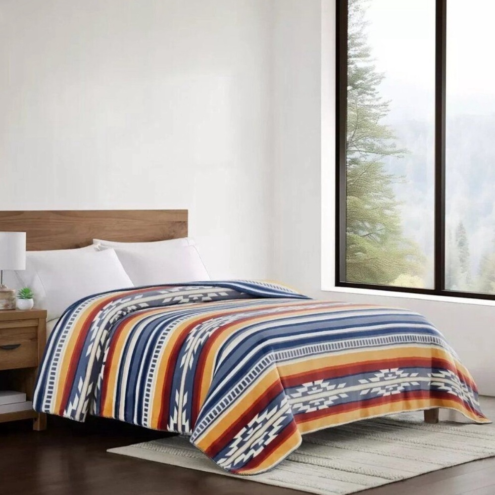 QUEEN SIZE Pendleton plush blanket - NEW WITH TAGS - Pendleton QUEEN Blanket